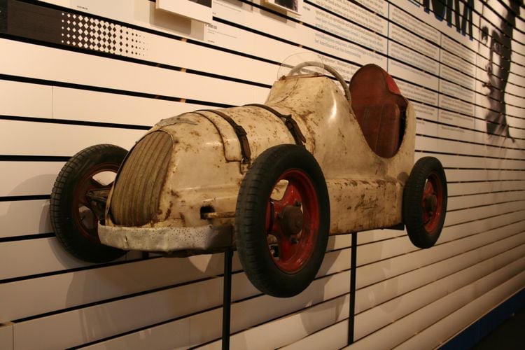Nu: Eerste auto van Jacky Ickx
