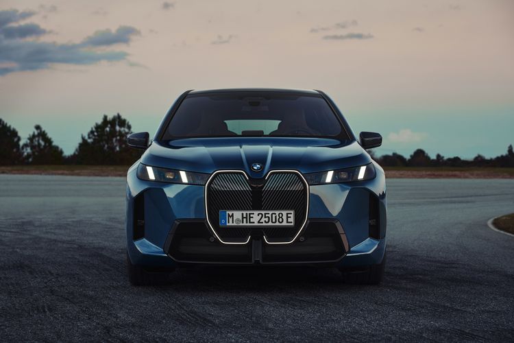 BMW iX xDrive60 facelift