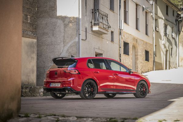 Volkswagen Golf GTI Clubsport Edition 50 rijtest hot hatch