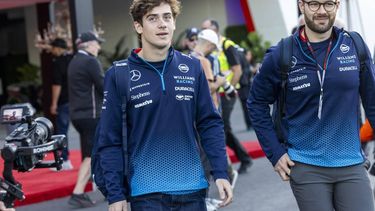 epa11732103 Argentinian driver Franco Colapinto (L) of Williams Racing arrives to the paddock on media day for the Formula One Las Vegas Grand Prix in Las Vegas, USA, 20 November 2024. The 2024 Formula One Las Vegas Grand Prix is held at the Las Vegas Strip Circuit on 24 November.  EPA/SHAWN THEW