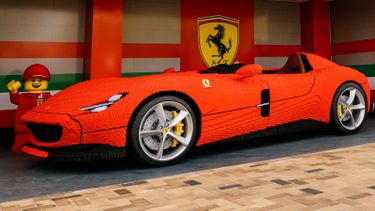 LEGO Ferrari Monza SP1