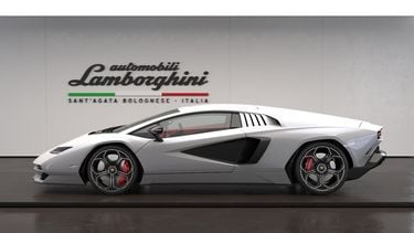 Lamborghini Countach LPI800-4_BiancoSiderale