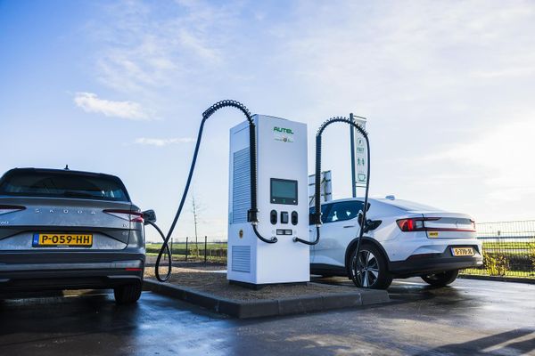 Dit is de allersnelste laadpaal van Nederland