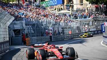Ferrari's Monegasque driver Charles Leclerc drives ahead of McLaren's Australian driver Oscar Piastri during the Formula One Monaco Grand Prix on May 26, 2024 at the Circuit de Monaco. 
NICOLAS TUCAT / AFP