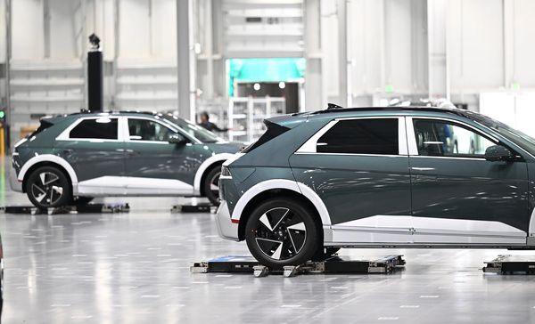 Door Koreaanse uitvinding passen er 50 procent meer auto’s op een parkeerplaats