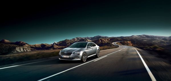 Skoda Superb - Autovisie.nl