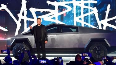 Tesla Cybertruck, powerbank, range extender, elon musk