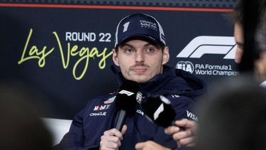 epa12537064 Red Bull driver Max Verstappen of the Netherlands attends a press conference ahead of the Formula One Las Vegas Grand Prix on the Las Vegas Strip Circuit, in Las Vegas, Nevada, USA, 19 November 2025. The Las Vegas Grand Prix will take place on 22 November 2025.  EPA/Cristobal Herrera Ulashkevich