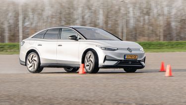 Volkswagen ID.7, Zeekr 001 elektrische auto verkoop EV