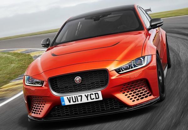 jaguar_xe_sv_project_8_4