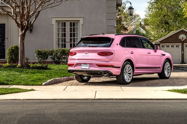 Bentley Bentayga rose