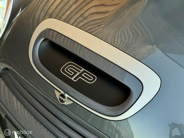 Exclusieve Mini is ideale sportieve occasion als je geen vrienden hebt