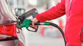 tanken benzine brandstof belasting prijs tankstation pomp accijns accijnzen