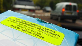 Miljoenen Nederlanders hebben medicijnen waarmee je niet mag rijden: met deze pillen moet je goed oppassen