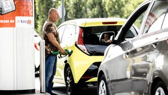 Hoe kouder het is, hoe goedkoper je tankt: bespaar je echt door in de ochtend te tanken?