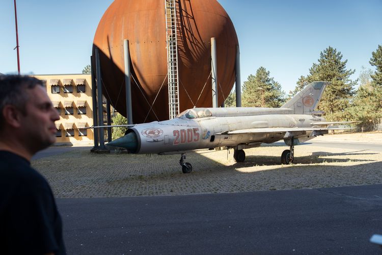 MiG-21 bij het terrein van Circuit Meppen