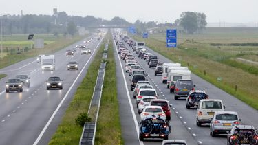 file vluchtstrook file boete boetes bekeuring uitvoegstrook uitvoegen afrit snelweg