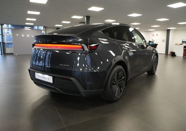 Tesla Model Y 2025 facelift