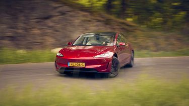 Kia EV6 GT vs. Tesla Model 3 Performance: de leukste power-EV