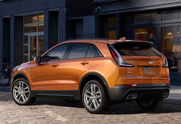 cadillac xt4