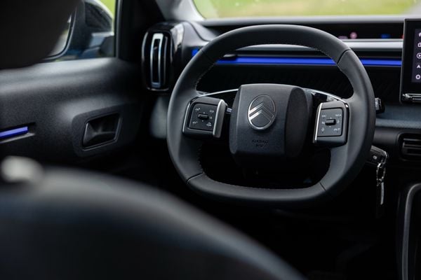 Stuurwiel en dashboard van de Citroën ë-C3