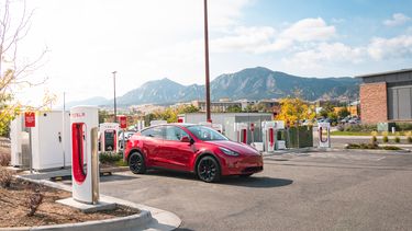 Tesla Supercharger, elektrische auto