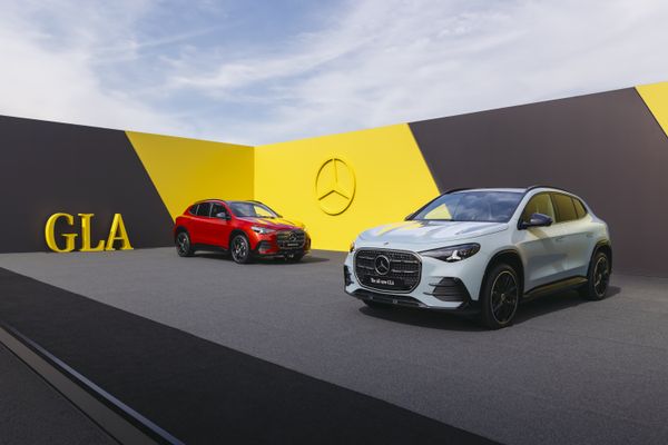 Mercedes-Benz GLA AI spraakassistent EV hybride