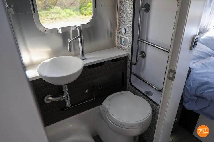 Duurste caravan van Nederland Airstream International 684 occasion tweedehands gebruikt