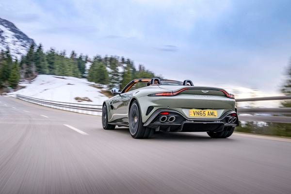 Aston Martin Vantage Roadster review test
