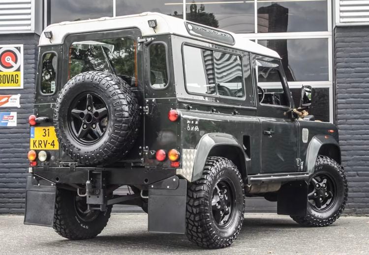 Land Rover Defender occasion tweedehands auto benzine V8