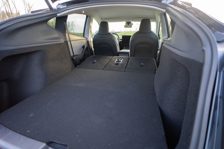 Tesla Model Y Standard rijtest test review