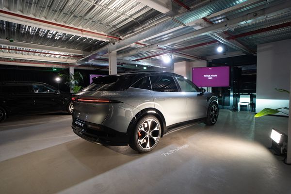 Zeekr 7X Tesla Model Y EV elektrische auto