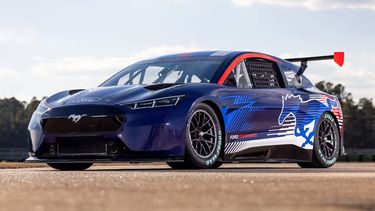 Ford Mustang Mach-E Nascar elektrisch