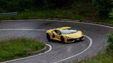 Lamborghini Revuelto