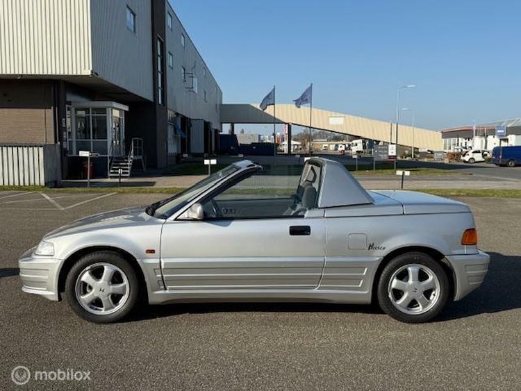 Deze Honda-cabrio ken je niet en staat nu te koop in Nederland