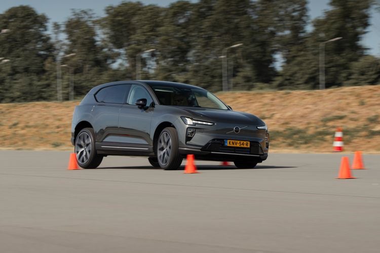 Volvo EX60 tijdens de uitwijkproef