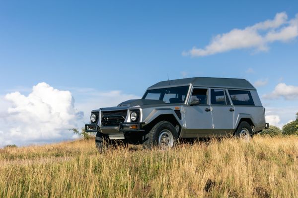 Lamborghini LM002