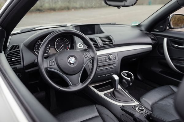 Deze betaalbare BMW-cabrio heeft een heerlijke zescilinder: is het een slimme koop?