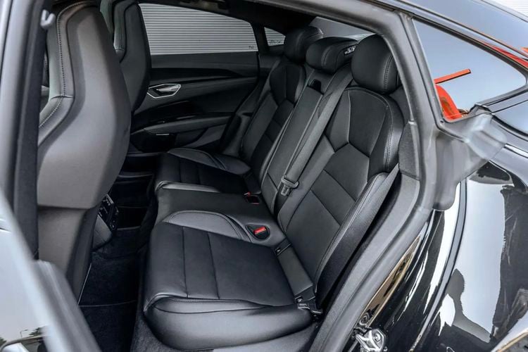 Audi e-tron EV elektrische auto occasion tweedehands auto