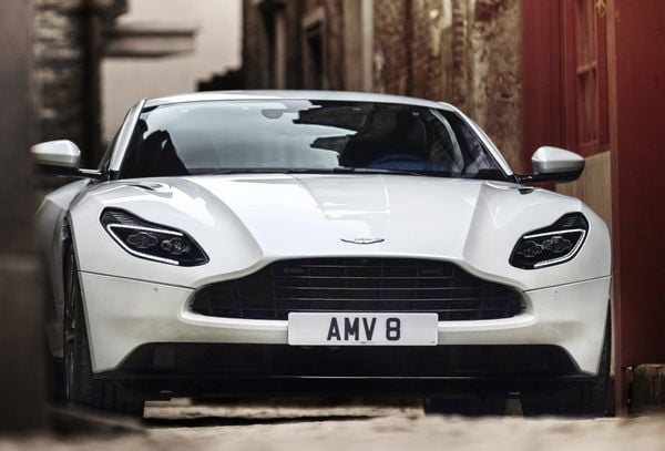 aston_martin_db11_v8_88