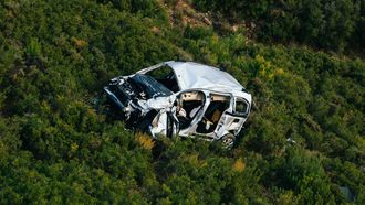 Man (48) crasht en overleeft vijf dagen in auto voordat hij gevonden wordt