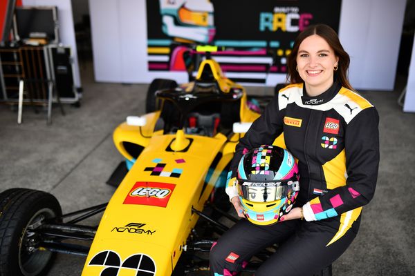 Max Verstappen niet enige Nederlander tijdens F1 Shanghai: Esmee (20) – “Ontevreden als ik niet win”