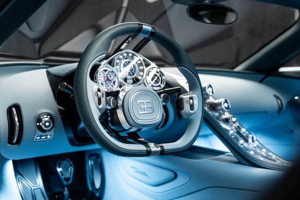 Bugatti Tourbillon interieur interior stuur steering wheel