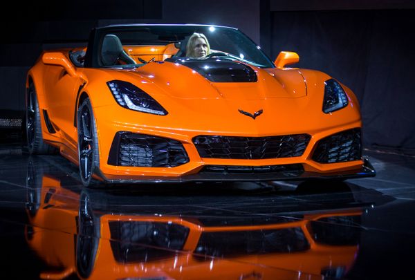 Chevrolet Unveils 2019 Corvette ZR1 Convertible