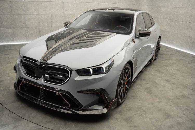 Mansory geeft BMW M5 een Honda Civic-uitlaat