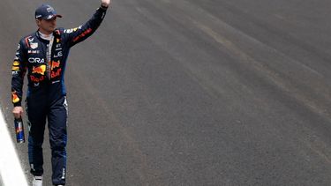 Red Bull Racing's Dutch driver Max Verstappen waves after the Sprint race at the Jose Carlos Pace racetrack, aka Interlagos, in Sao Paulo, Brazil, on November 2, 2024, on the eve of the Formula One Sao Paulo Grand Prix. 
Miguel Schincariol / AFP