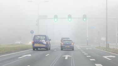 verkeerslicht verkeerslichten stoplicht stoplichten groen licht kruising kruispunt toeteren claxonneren boete boetes bekeuring