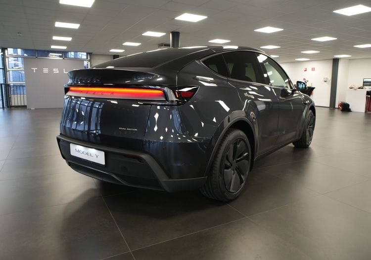 Tesla Model Y 2025 facelift