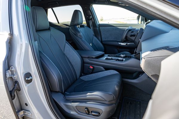 Duurtest Lexus RZ 550e: hoe presteert hij op een rit van 738 kilometer?