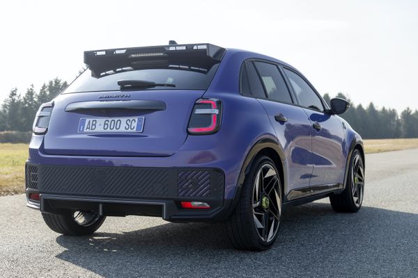 Abarth 600e Scorpionissima